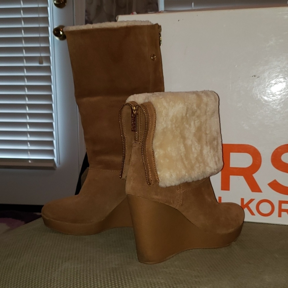 KORS Michael Kors Horwich suede boots Size 6 1/2M